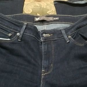 Womens Levi's demi curve size 8M/ 29 inseam